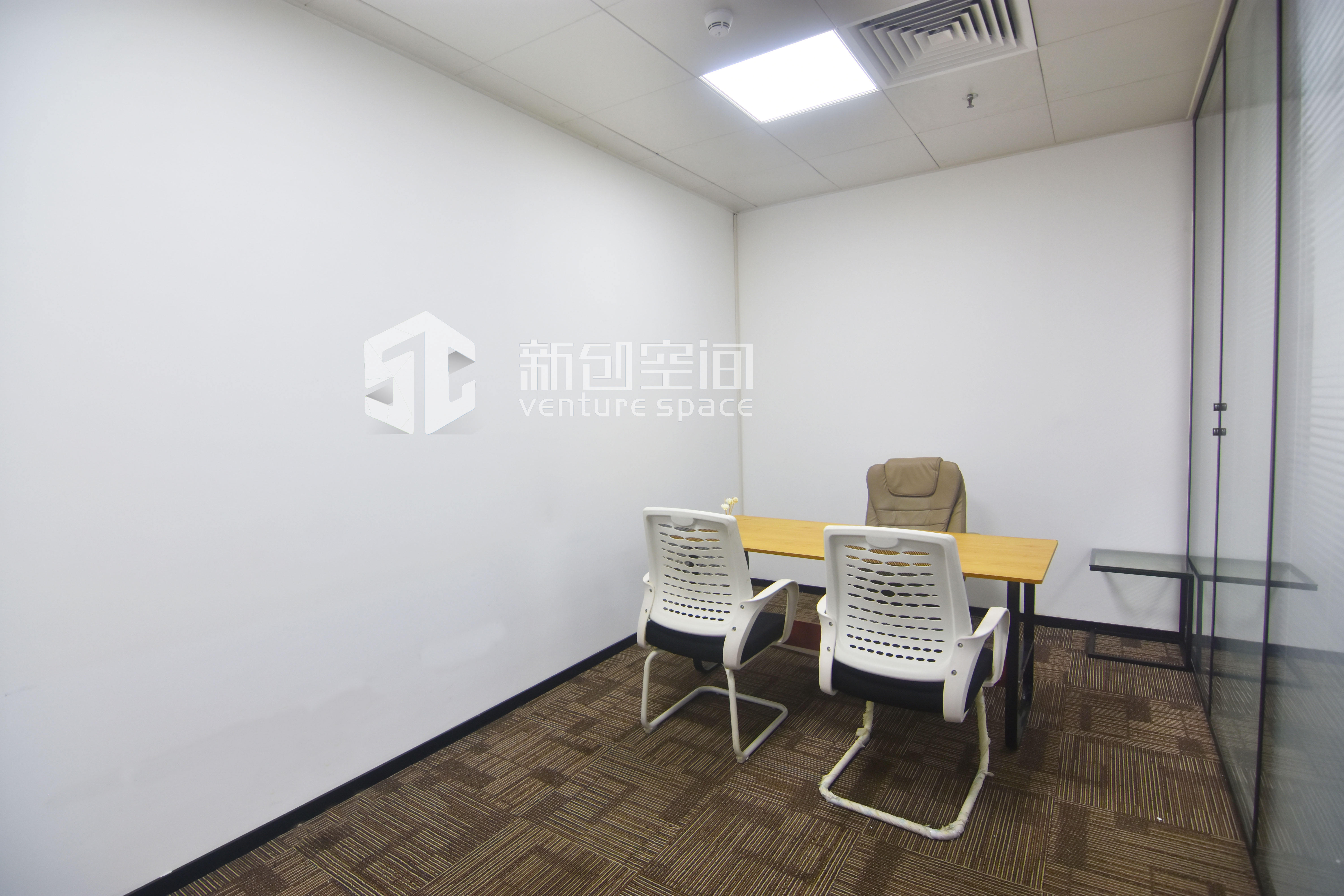 深圳虚拟大学园100㎡精装办公室出租6500元/月